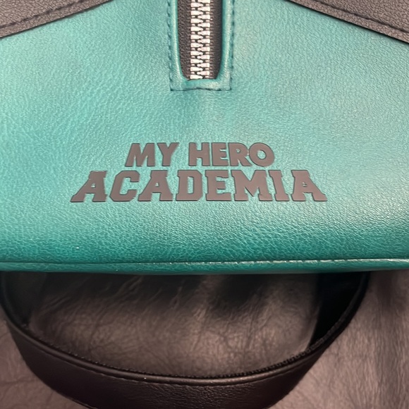 My hero academia book bag from hot topic green silver and black - Picture 6 of 7